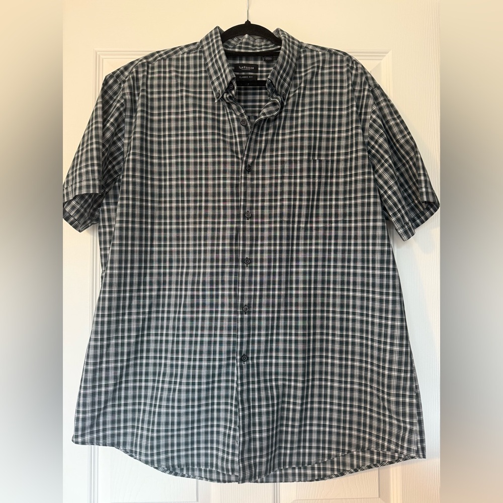 Van Heusen Men's Button Down Shirt
